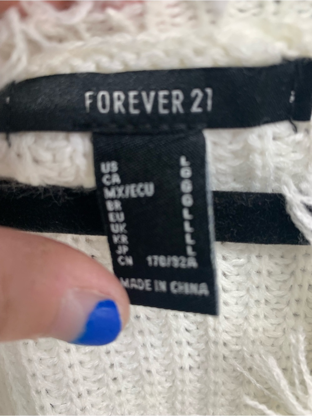 Forever 21 White Knit V-Neck Sweater with Black Star Print - Picture 2 of 3
